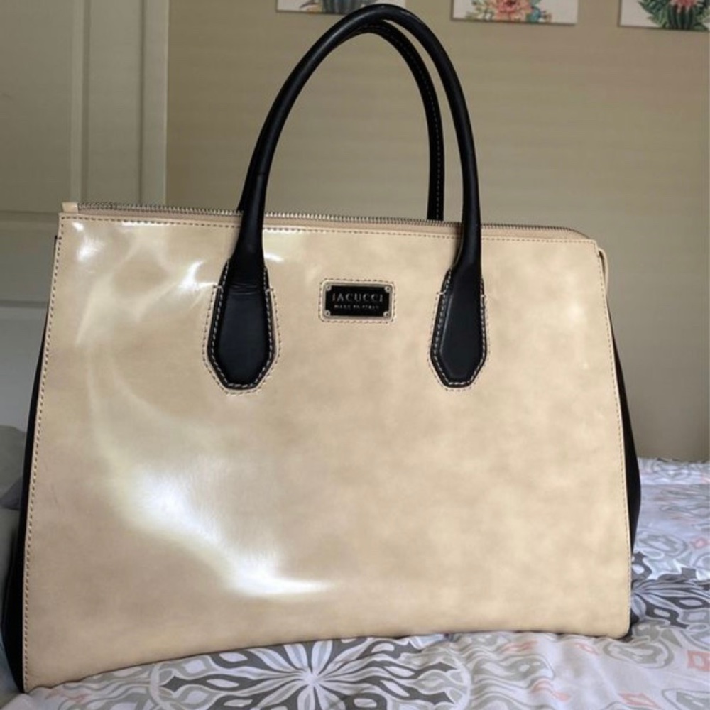 IACUCCI leather satchel